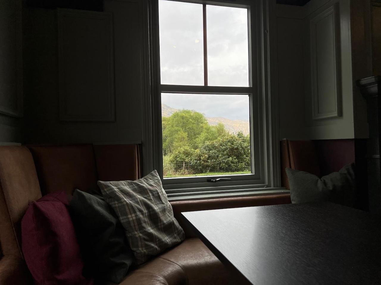 Lochailort Inn Bagian luar foto